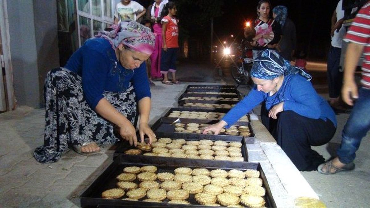 Hatay\'da Ramazan Bayramının Geleneksel İkramı Kömbe