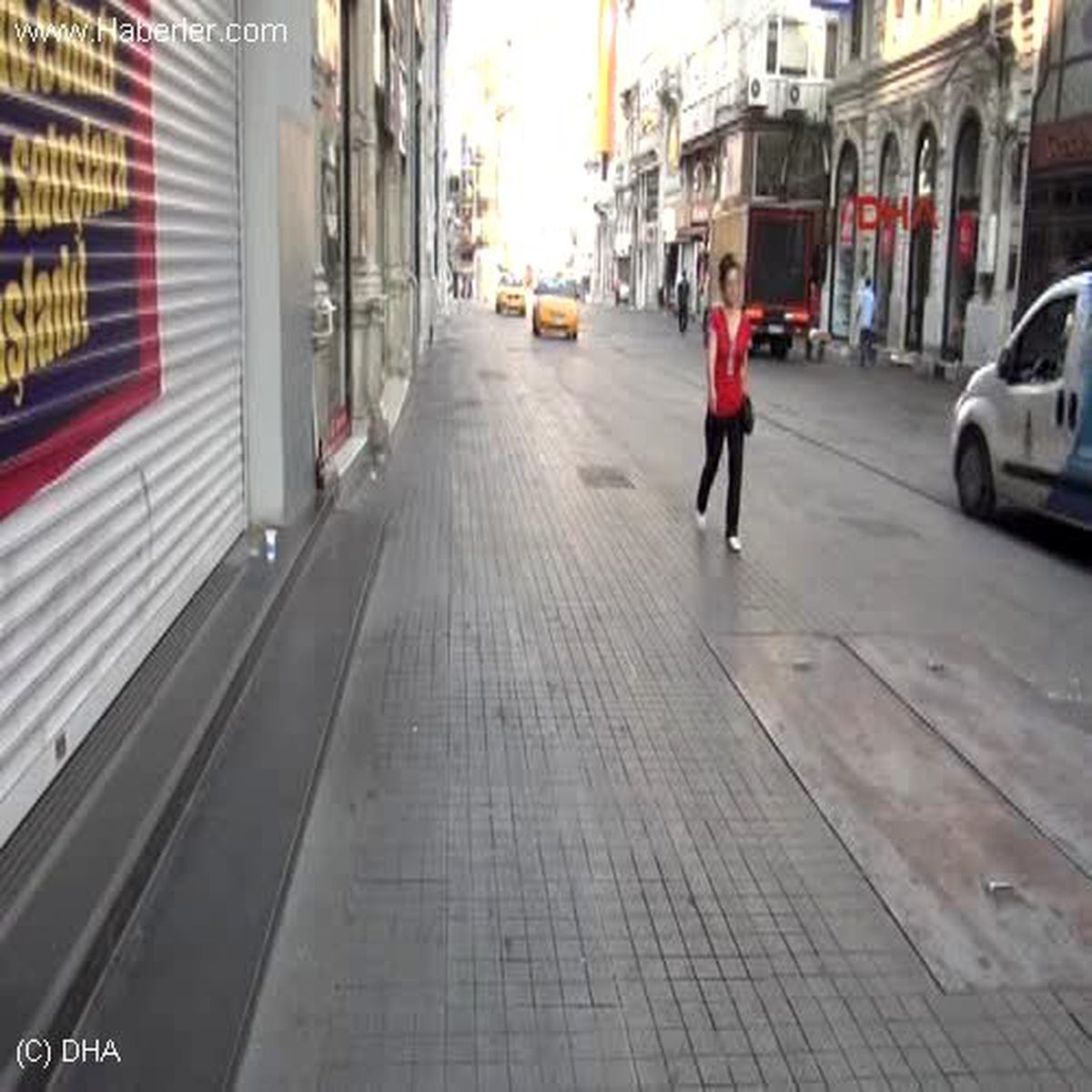 İstiklal Caddesi\'nde Bıçaklı Saldırı