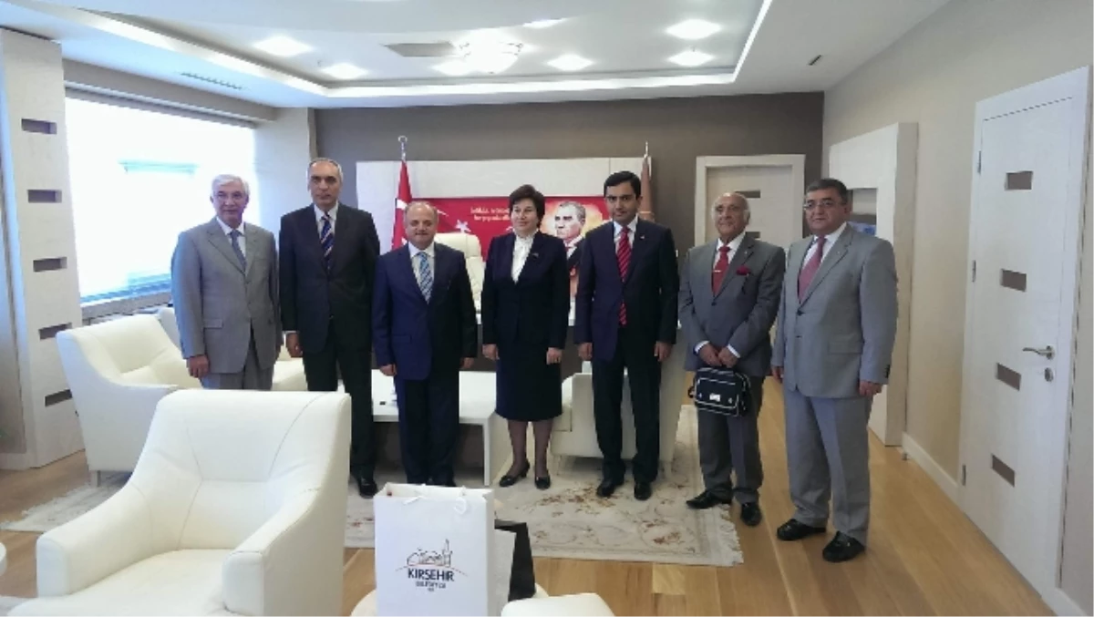 Kırşehir Heyeti, Danıştay Başkanı Güngör\'ü Ziyaret Etti