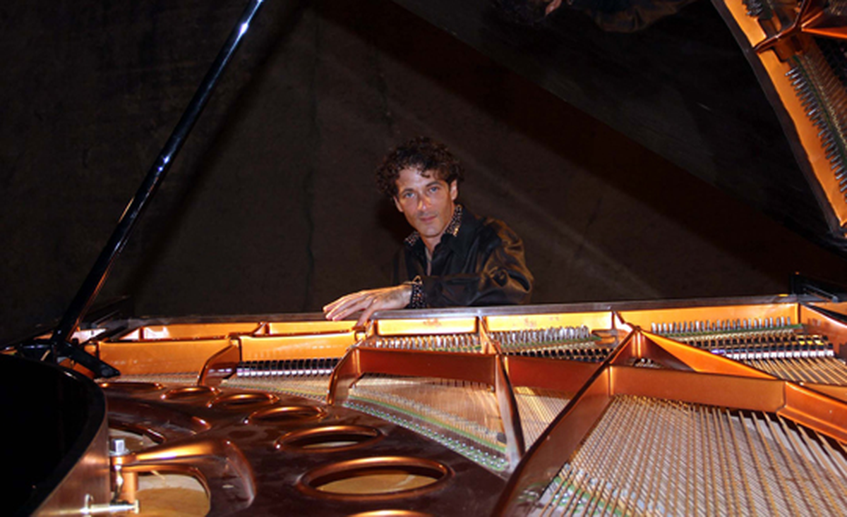 Kübalı Piyanistten Taş Ocağında Konser