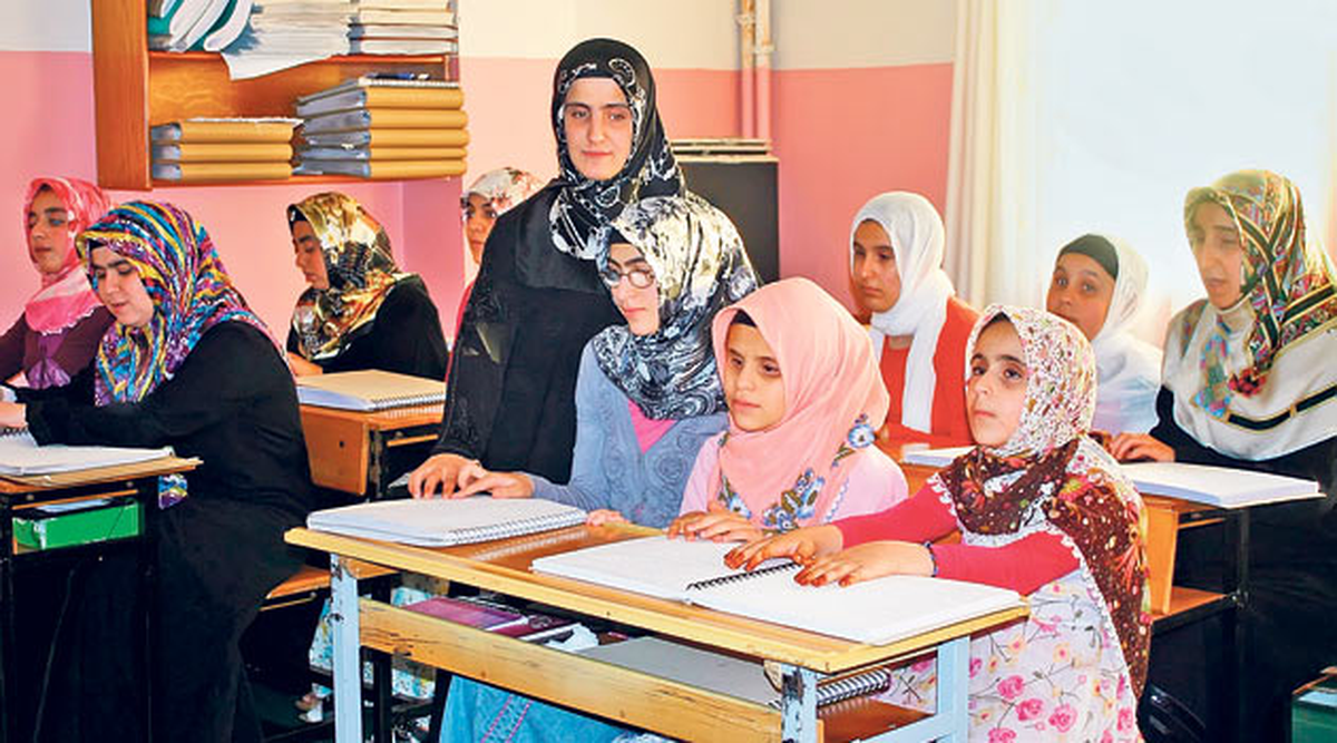 Kur\'an-ı Kerim\'i Dokunarak Öğreniyorlar