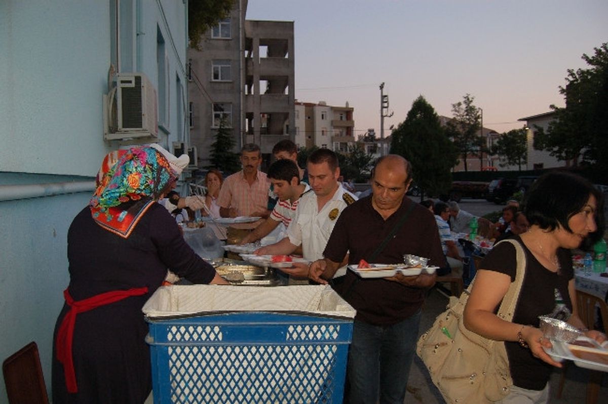 Lapseki Devlet Hastanesi Personeli İftarda Buluştu