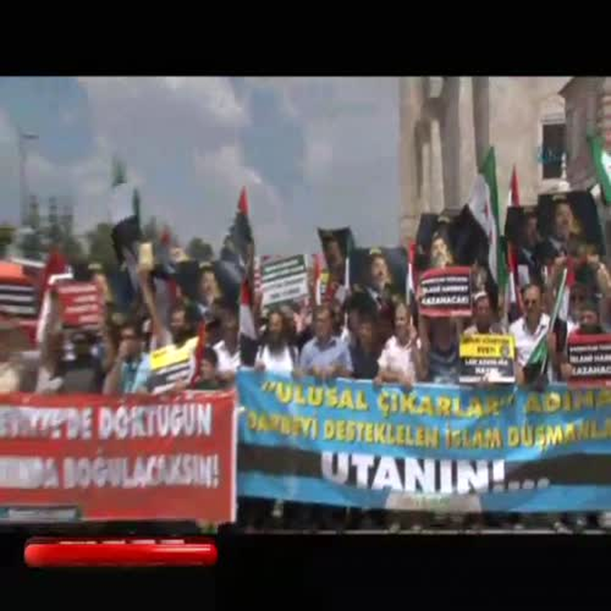 Mısır\'daki Katliam Fatih Camii\'nde Protesto Edildi