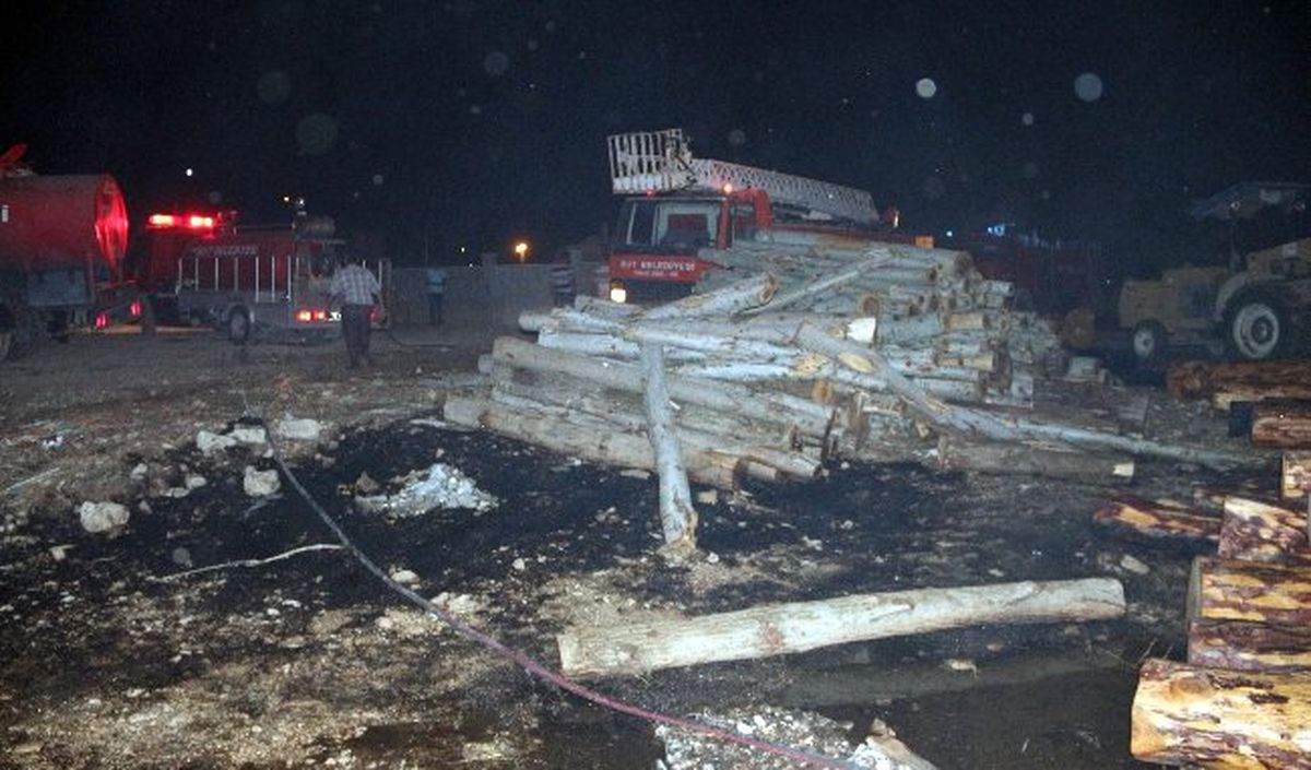 Mut Hızarlar Sitesinde Çıkan Yangın Korkuttu