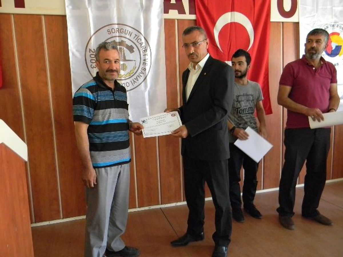 Sorgun\'da Uygulamalı Girişimcilik Kursiyerlerine Sertifikaları Verildi