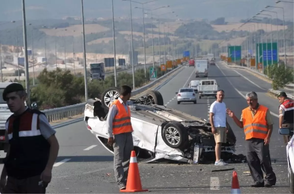 Tatil Yolunda Kaza Dehşeti: 6 Yaralı