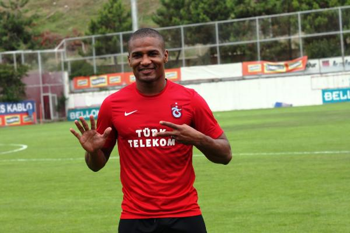Trabzonspor\'da Malouda İlk Antrenmanına Çıktı