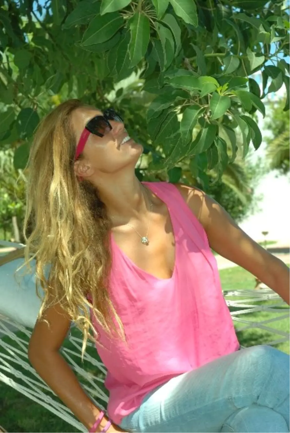 Tuğba Özay: "İlerleyen Zamanlarda Aktif Siyasete Gireceğim"