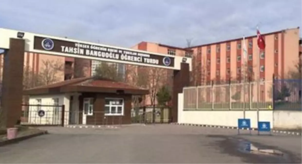 Üniversite Yurtlarında Harem-selamlık Uygulama!