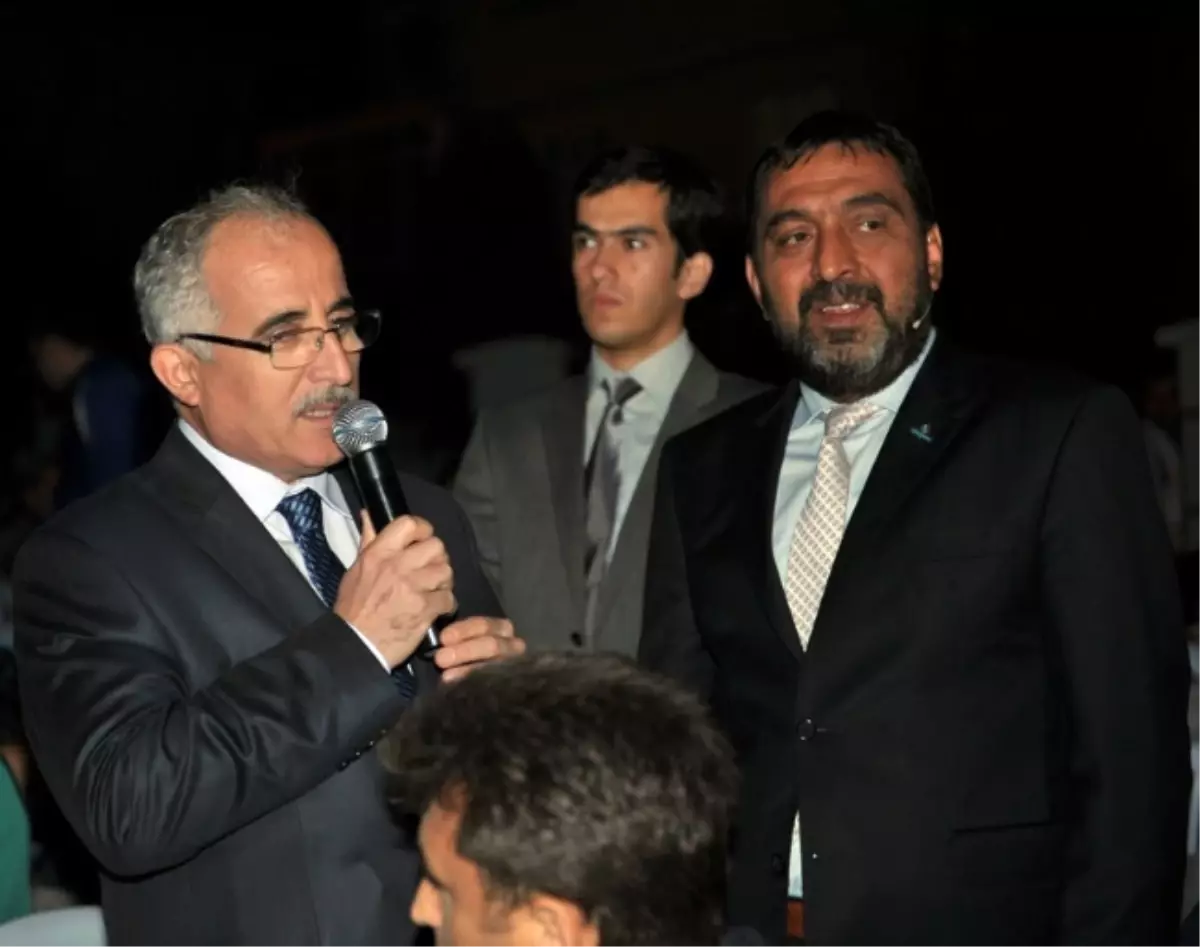 Vali Tuna Şehit Aileleri ile İftar Yaptı