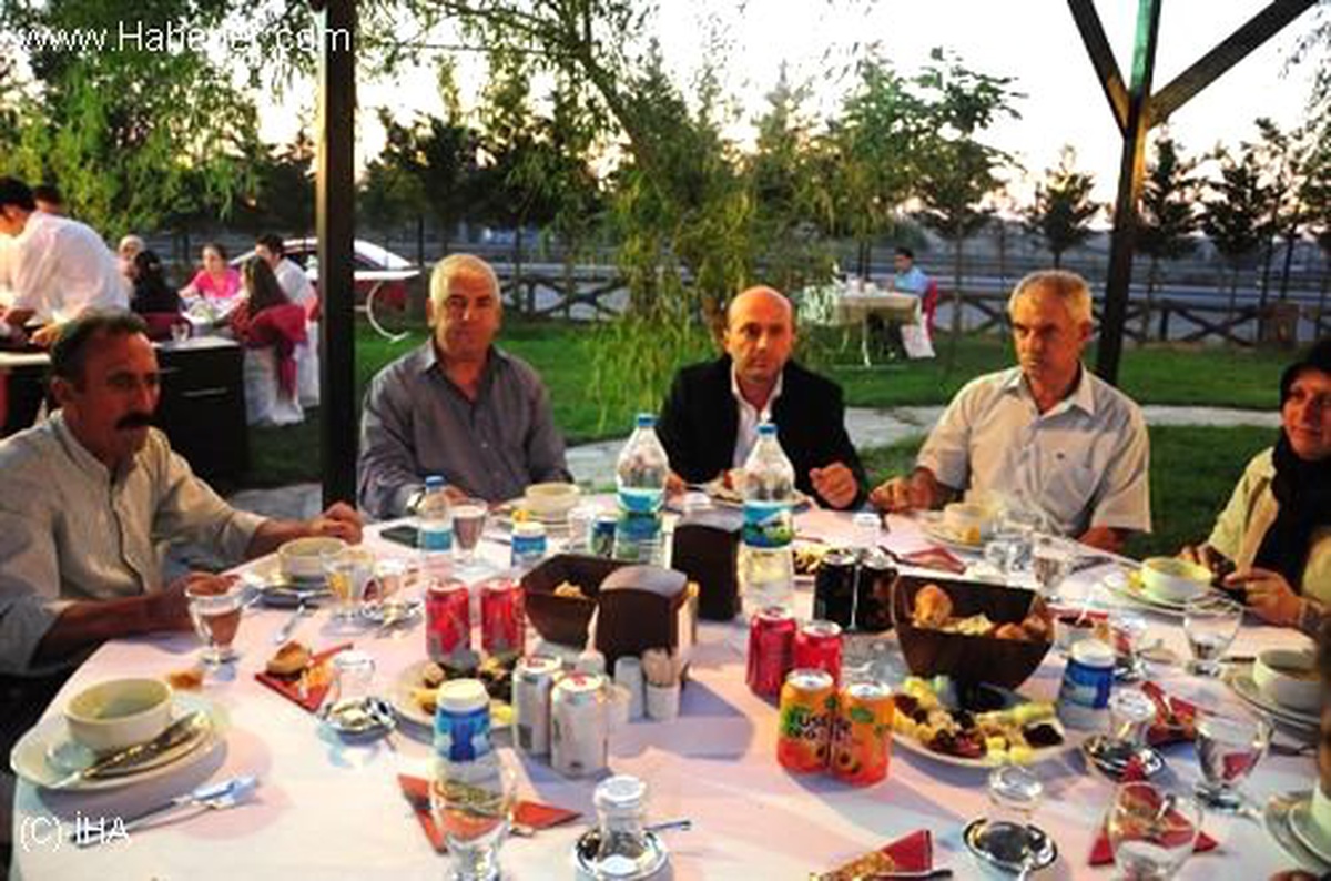 Velimeşe Belediyesi\'nden Şehit ve Gazi Ailelerine İftar