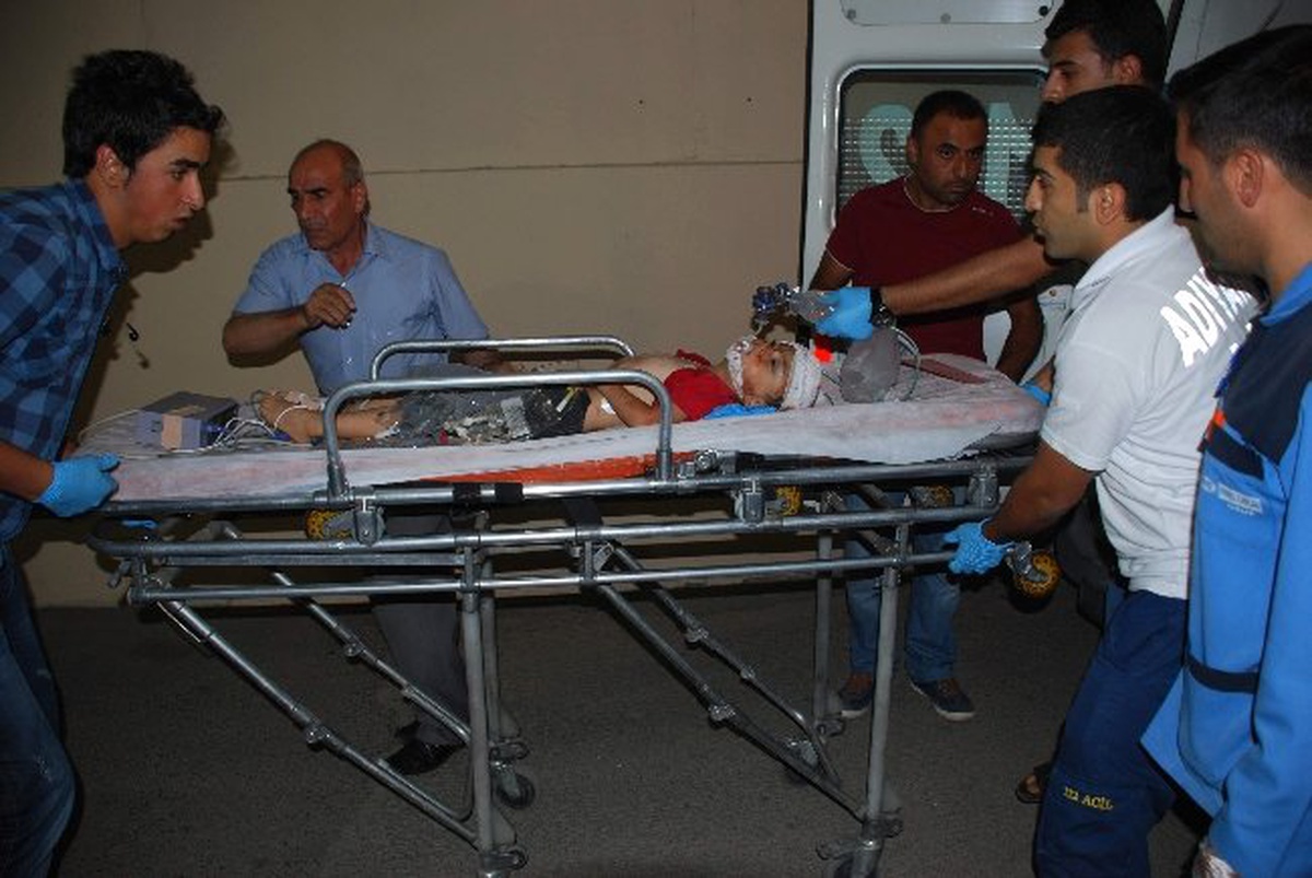Adıyaman\'da Yüksekten Düşen Çocuk Ağır Yaralandı