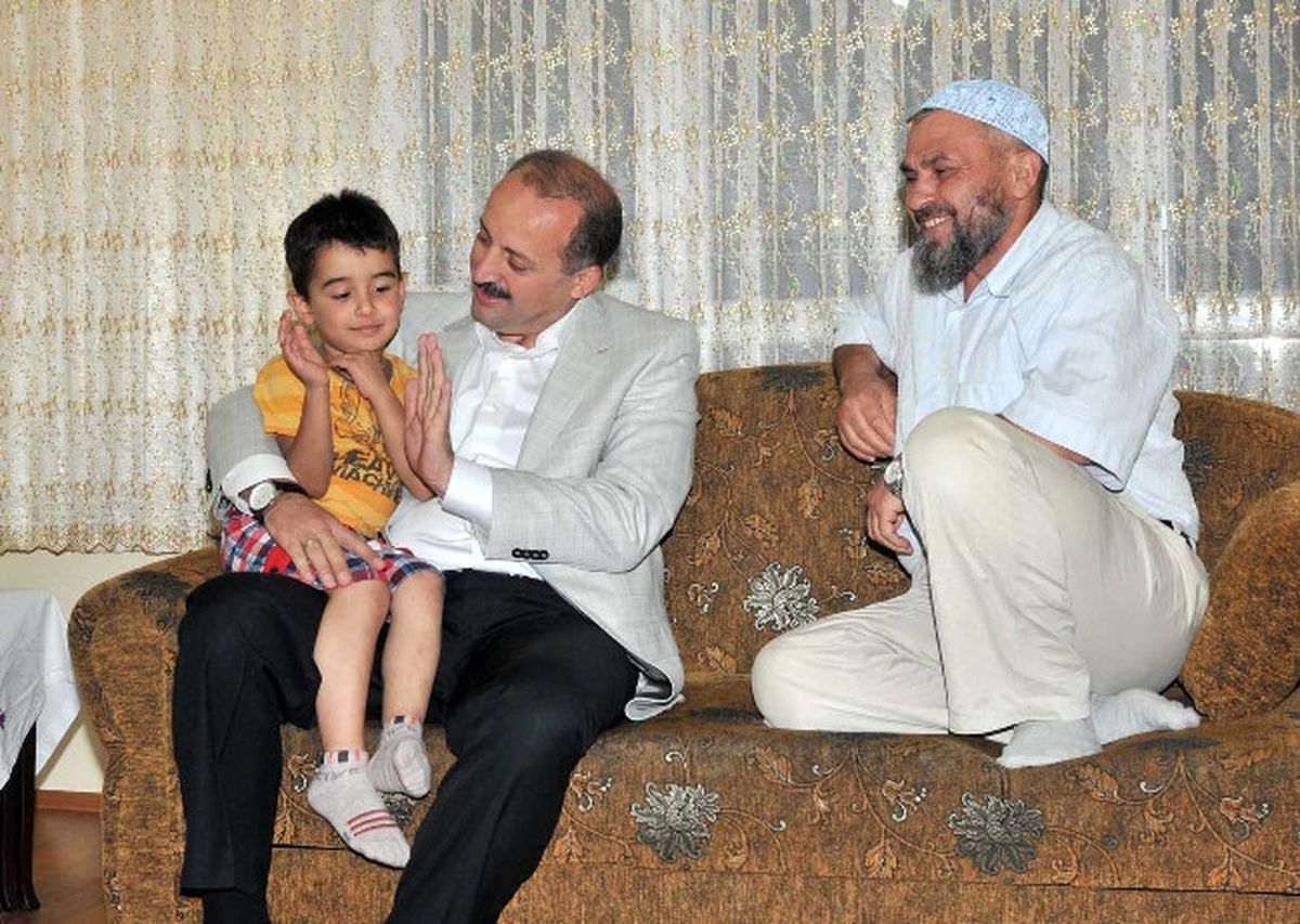 Akgül Ramazan\'da Evlere Konuk Oluyor