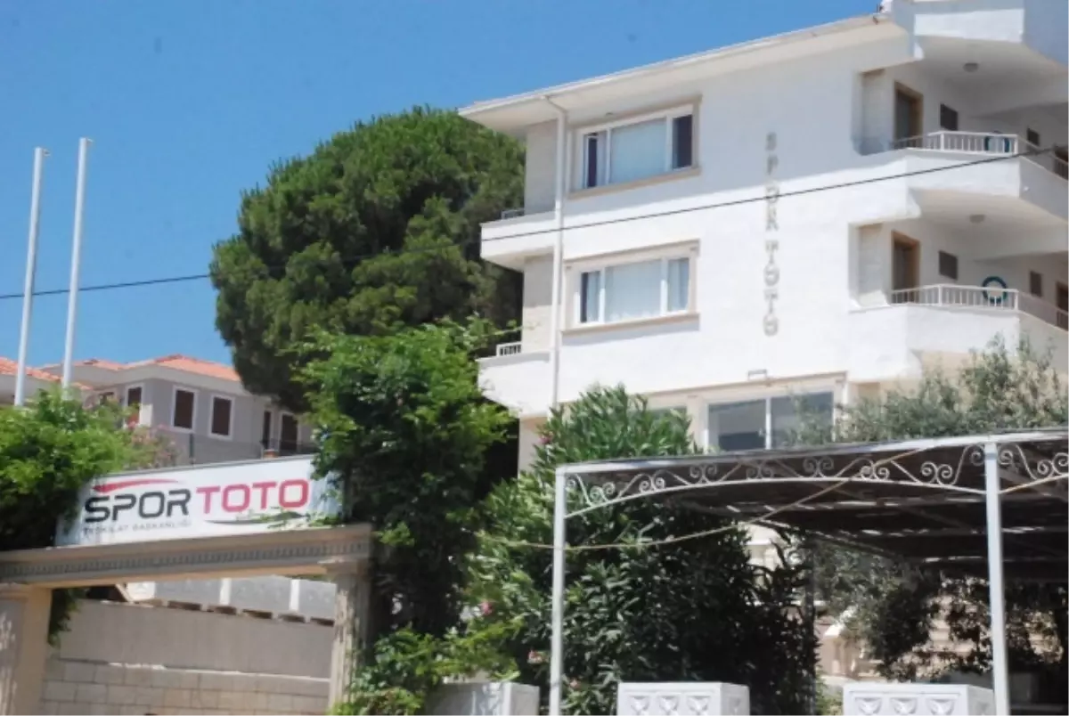 Ayvalık'ta Spor-Toto Tesisleri'nin Satılması İddiası