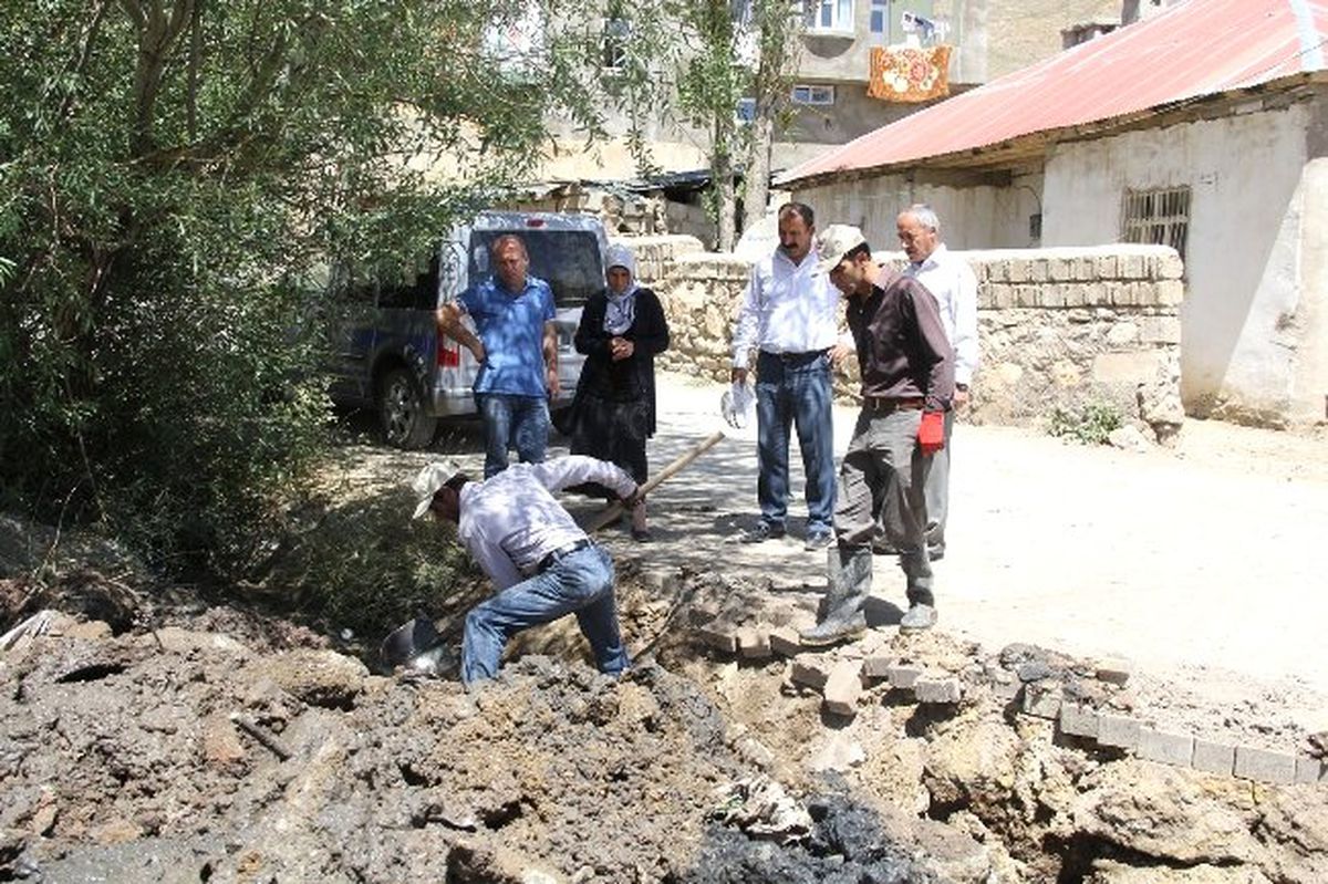 Başkale Belediyesi\'nden Kanal Çalışması