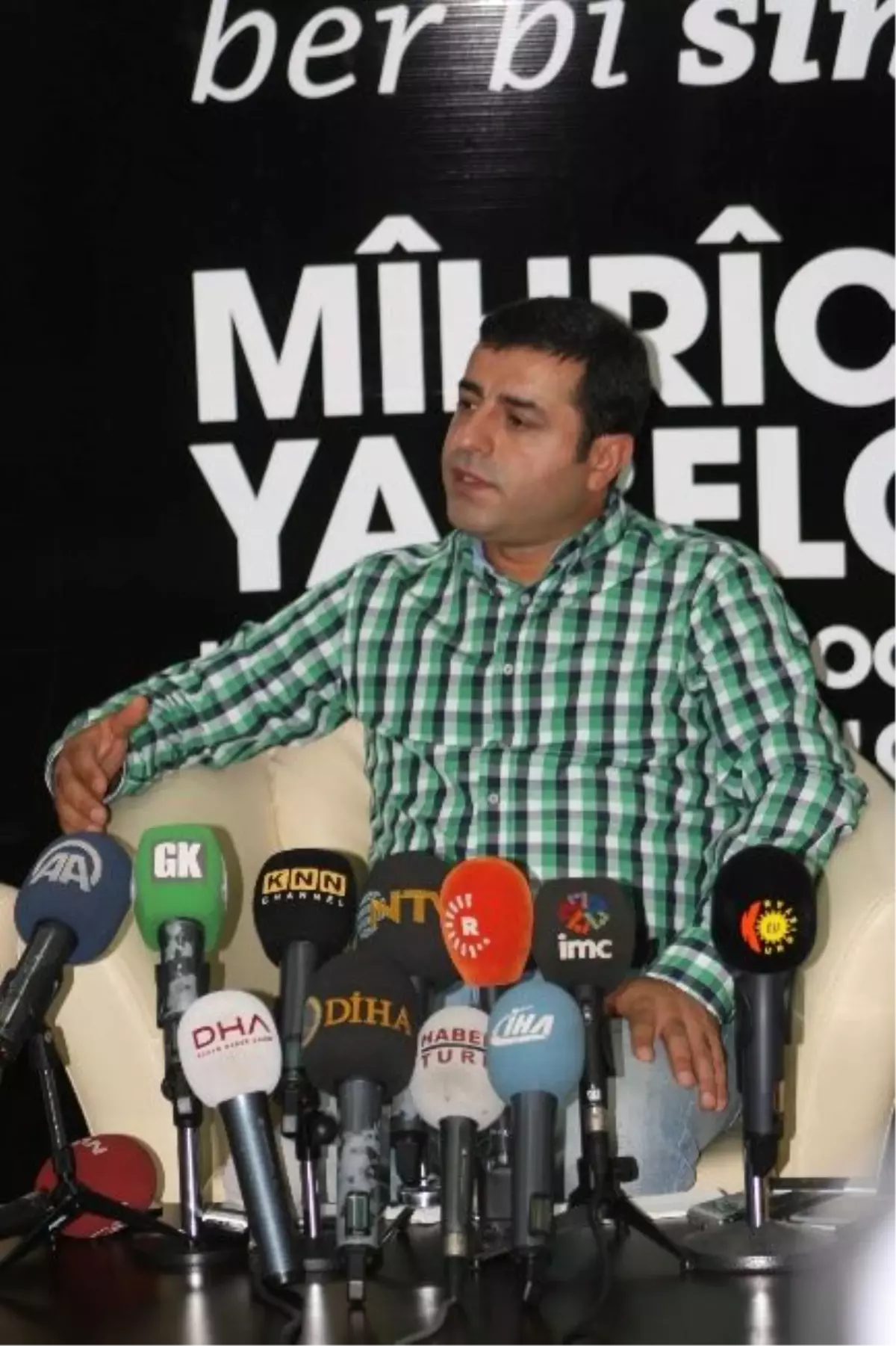 BDP\'li Demirtaş, "Hükümetin, Roboski\'nin Aydınlatılması İçin Somut Adımlar Atması Gerekiyor"