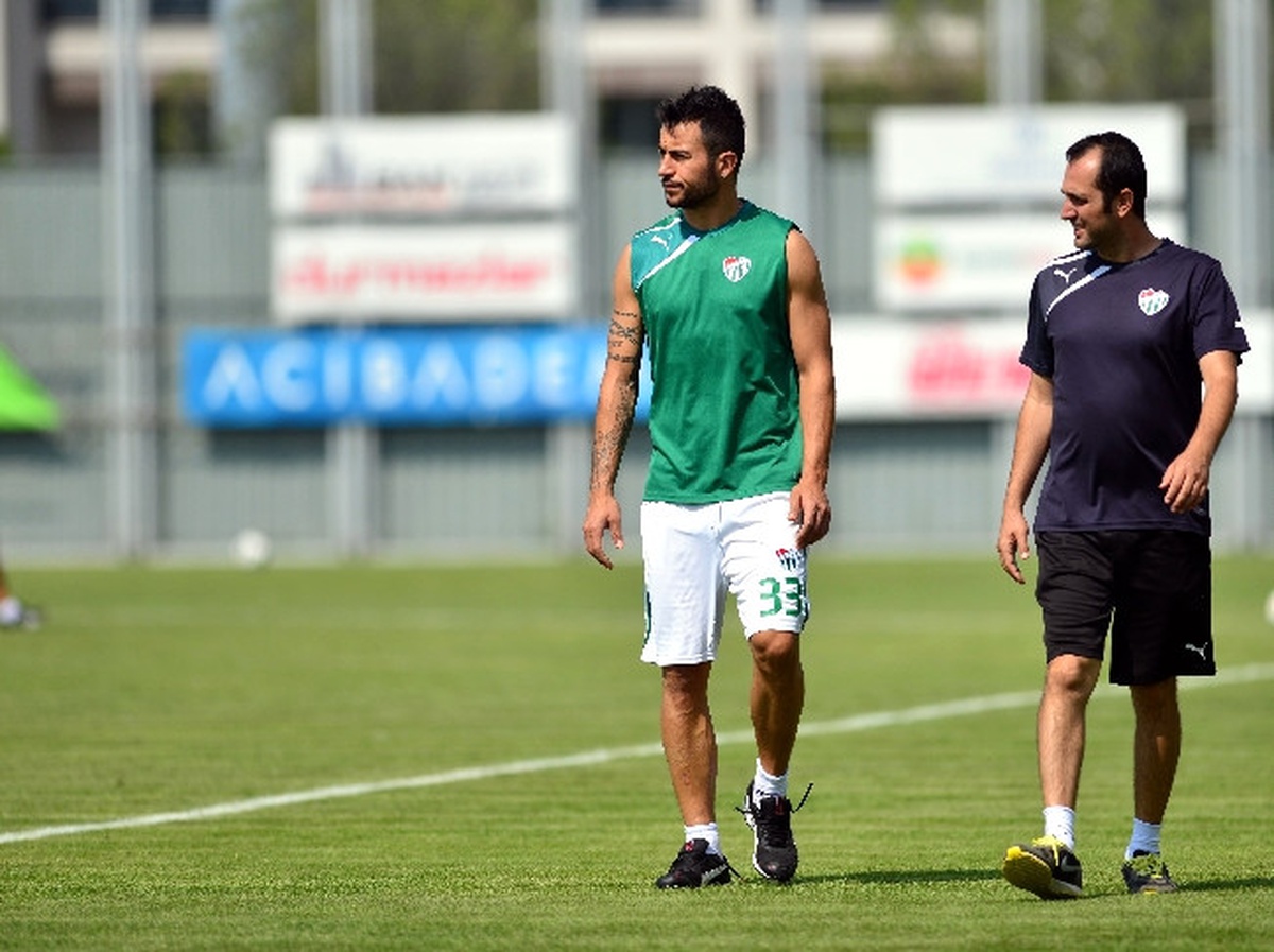 Bursaspor\'da Ozan İpek\'in Sakatlığı Sürüyor