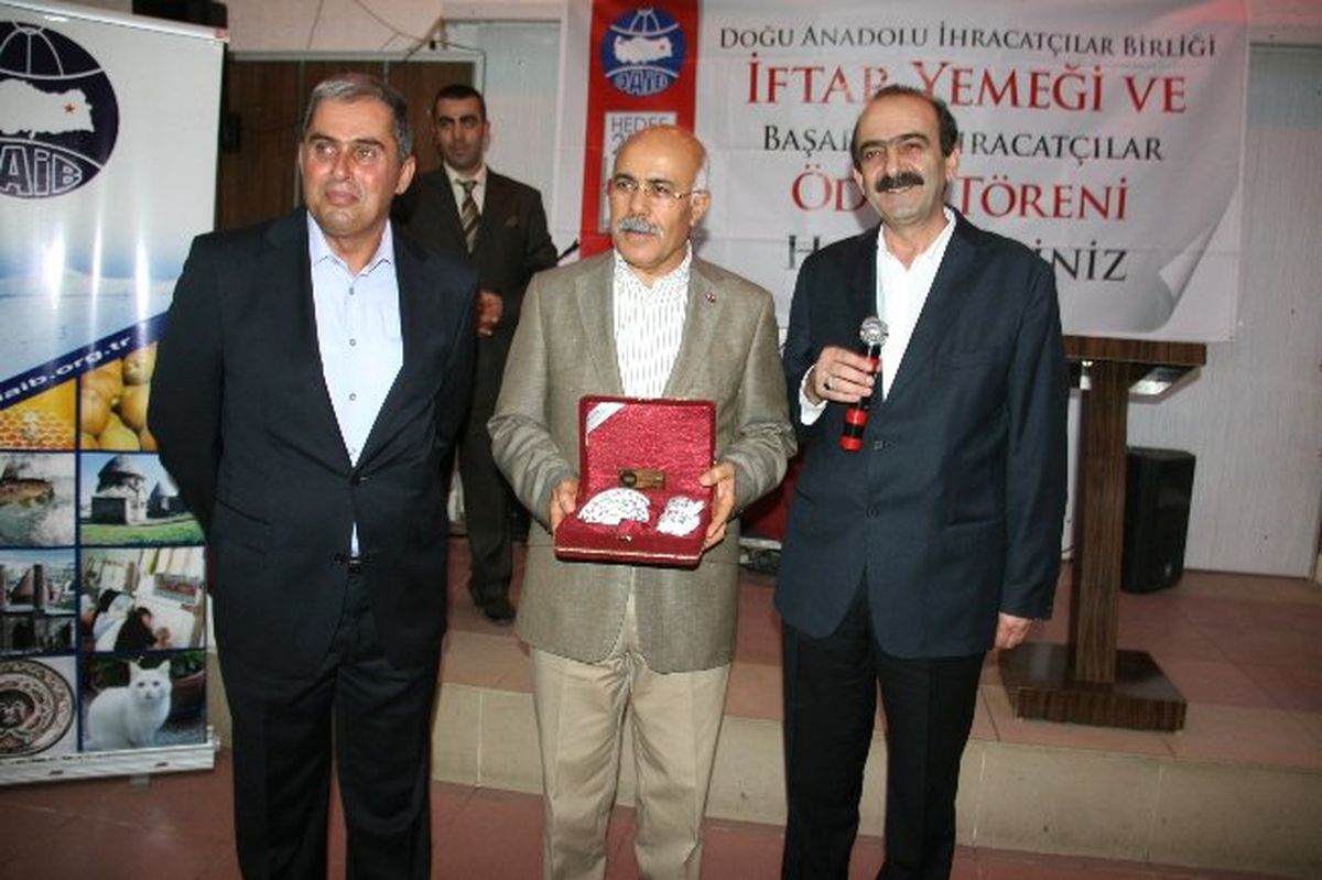 Daib\'tan Başarılı Iğdırlı İhracatçılara Plaket