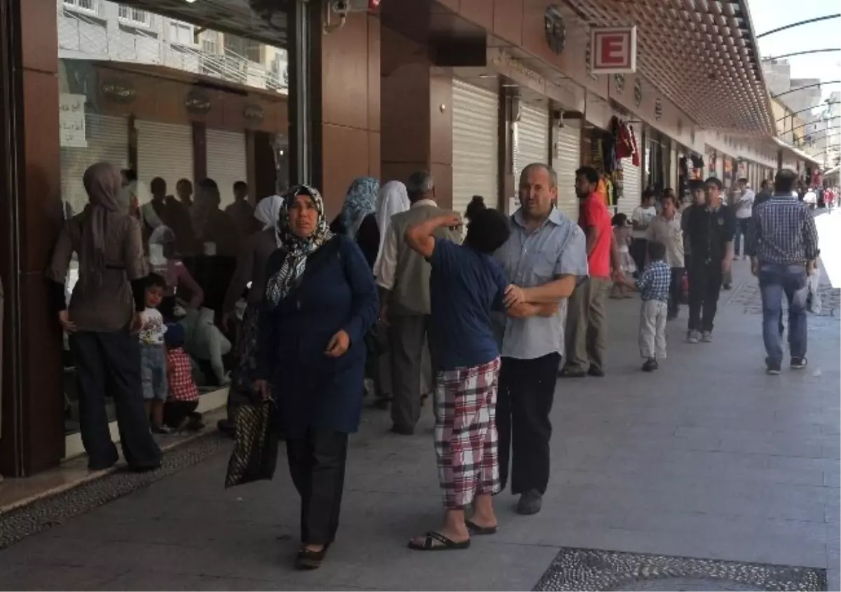 Gaziantep\'te Bayram Alışverişleri Hareketli Başladı