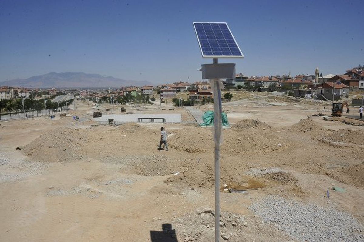 Karaman\'da Parklar Güneş Enerjisiyle Aydınlatılacak