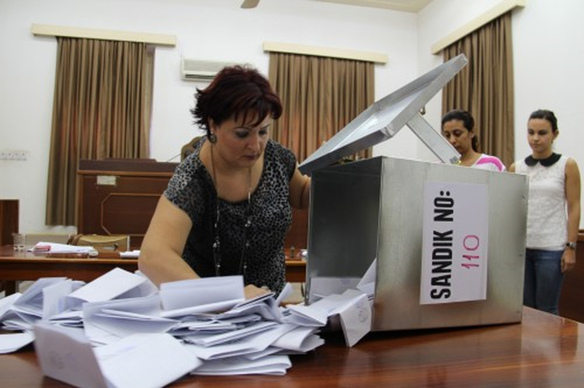 KKTC\'de Seçim Sonuçlarının Açıklanmasına Devam Ediliyor
