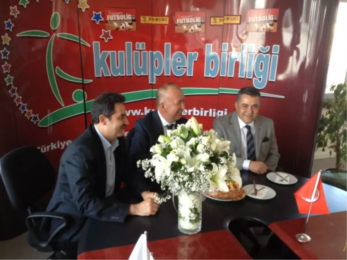 Kulüpler Birliği\'nde Sürpriz Doğum Günü