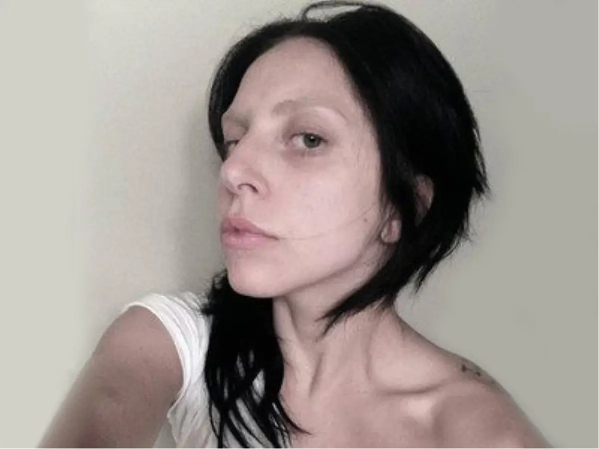 Lady Gaga\'nın Makyajsız Hali Hayranlarını Şoke Etti