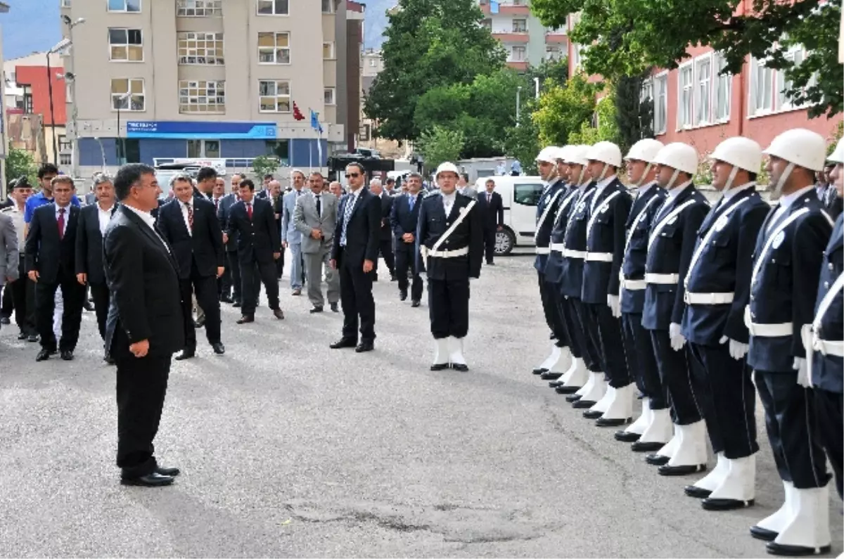 Milli Savunma Bakanı İsmet Yılmaz Gümüşhane\'de