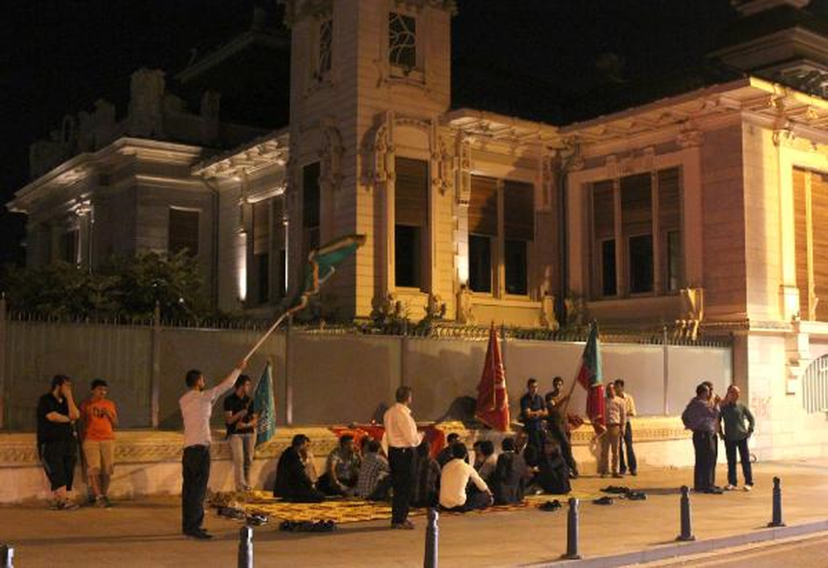 Mısır Konsolosluğu Önünde Sahur