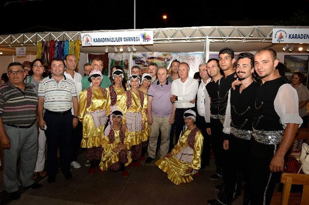 Vali Öztürk, 7 Renk Kültür Festivali\'ni Ziyaret Etti