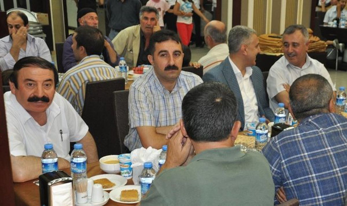 Yetimler Kervanı İftar Verdi