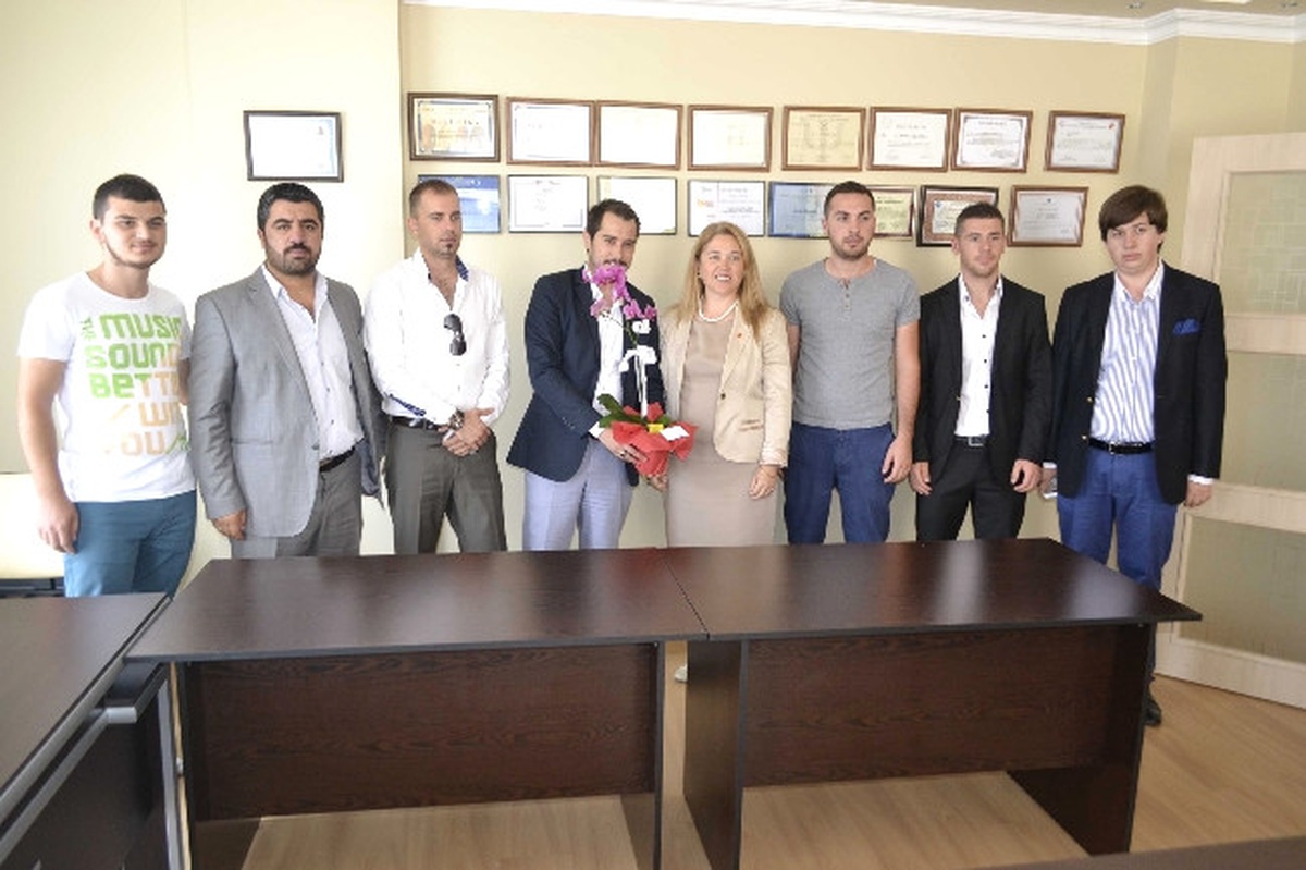 Ak Gençlerden Düzgünel\'e Hayırlı Olsun Ziyareti
