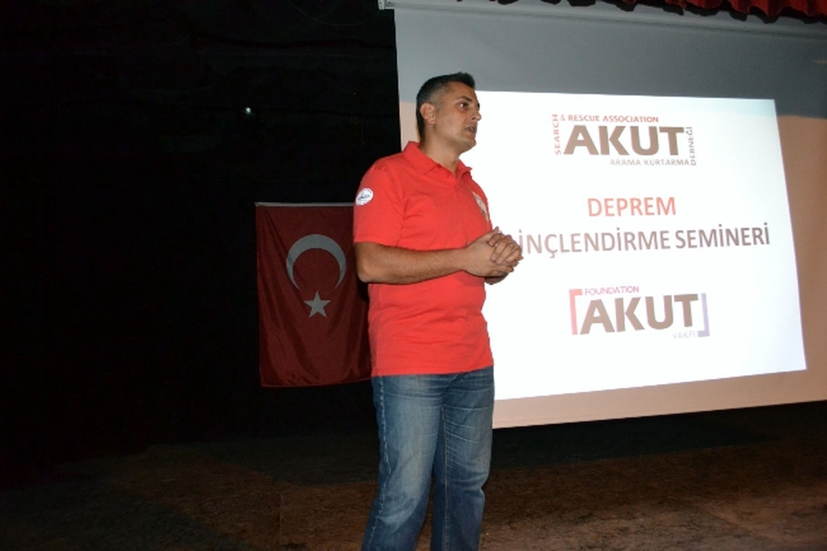 Akut\'tan Datçalılara Deprem Semineri