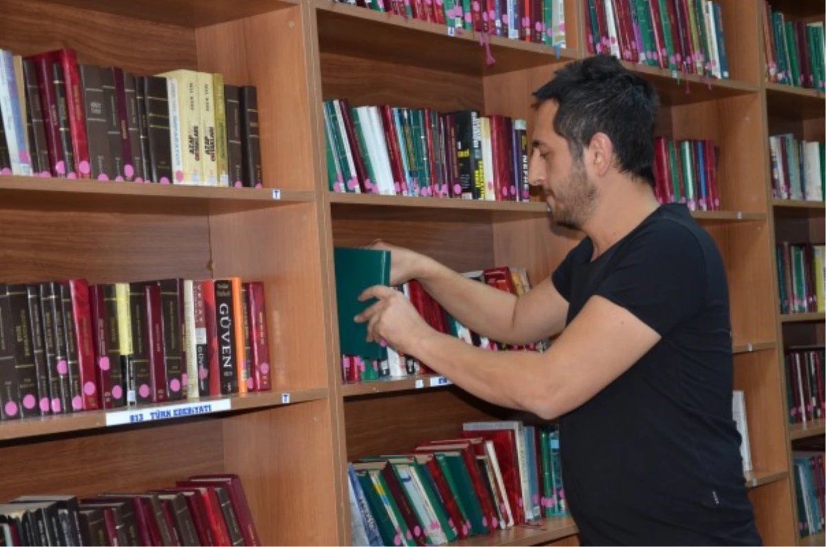 İzmir Aliağa\'nın Kültür Birikimi: Nadir Nadi Kütüphanesi