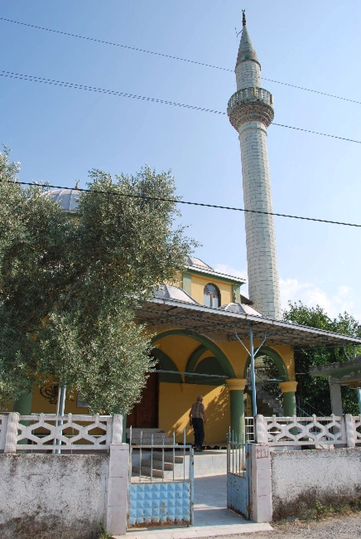 Bu Cami Bayram Yüzü Görmedi