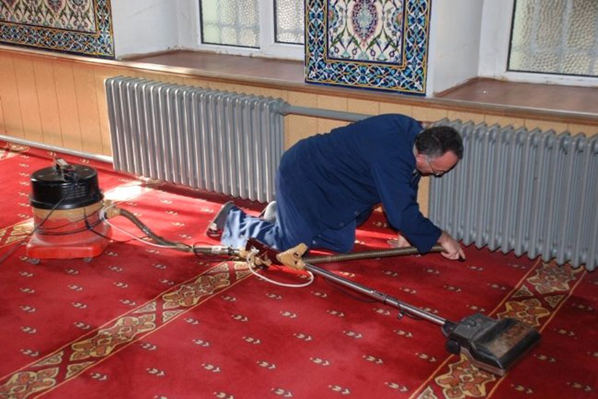 Cami ve Mescitlerde Ramazan Temizliği Devam Ediyor