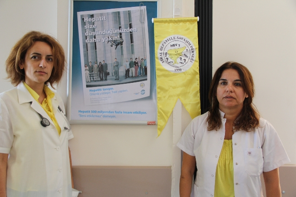 Dünya Hepatit Farkındalık Günü Dolayısıyla Broşür Dağıttılar