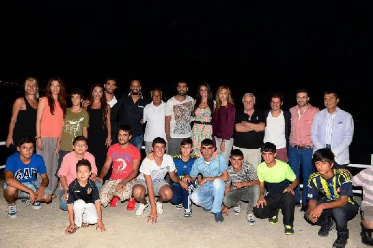 Mehmet-Selda Topal Çifti Umut Çocukları Derneği ve Dostlarına İftar Yemeği Verdi