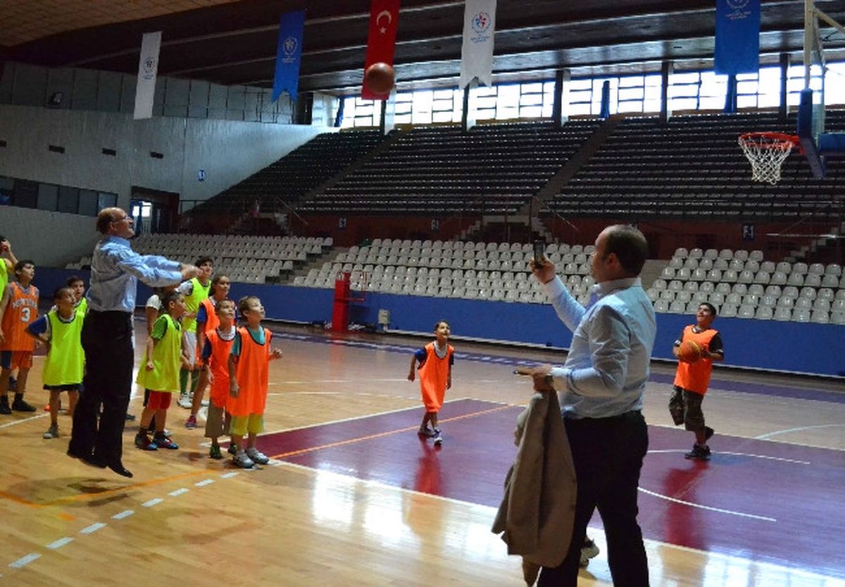 Minik Sporcuların Sertifika Sevinci