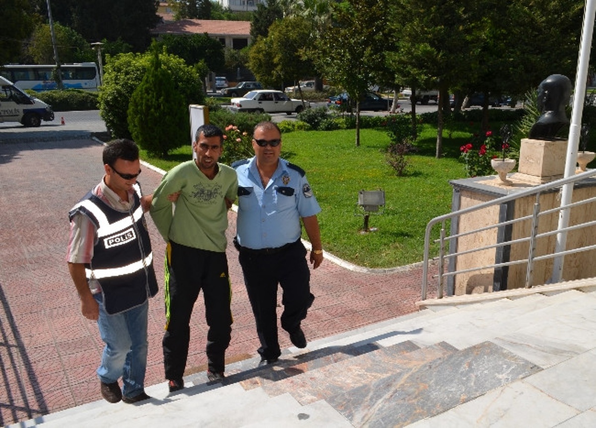 Selçuk\'ta Motosiklet Hırsızları Yakalandı