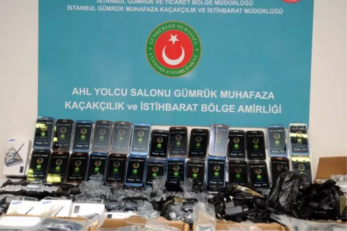 2 Bin Adet Cep Telefonu Gümrükte Yakalandı