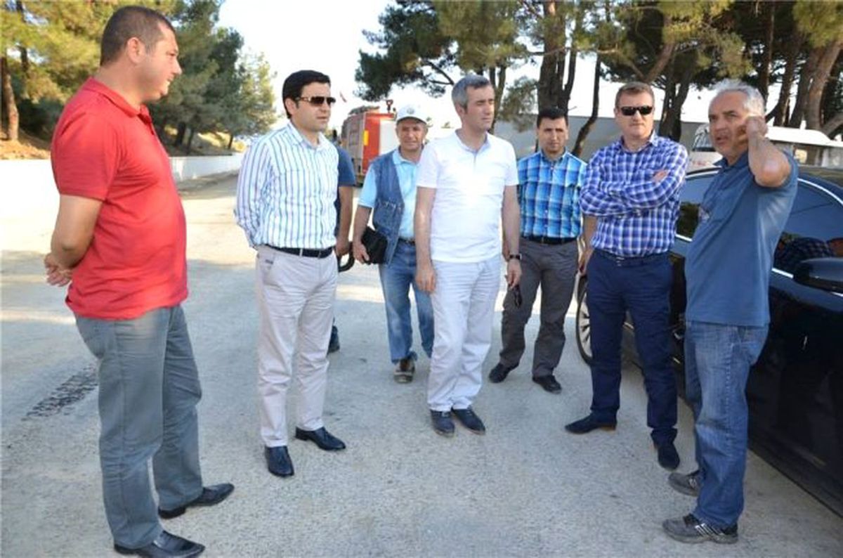 AK Parti Milletvekilleri Gelibolu\'daki Yangın Alanında İncelemelerde Bulundu