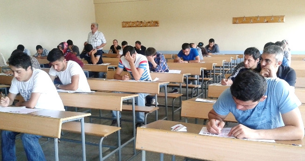 Açıköğretim Fakültesi 2012-2013 Eğitim Yılını Bitirdi