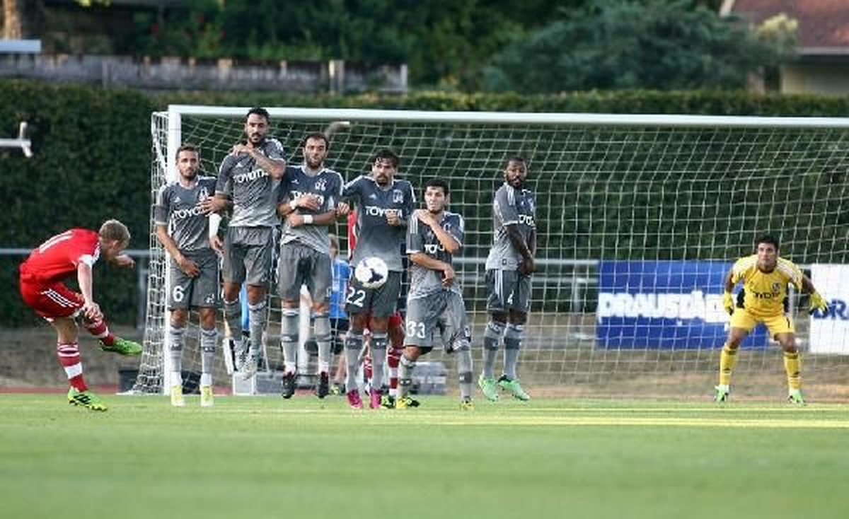 Beşiktaş Kanadalı Atıba Hutchınson ile Anlaştı