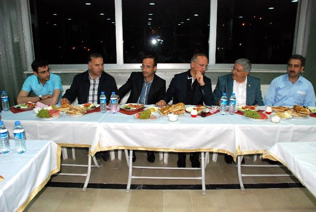 Bitlis\'in Bürokratları Sahurda Buluştu