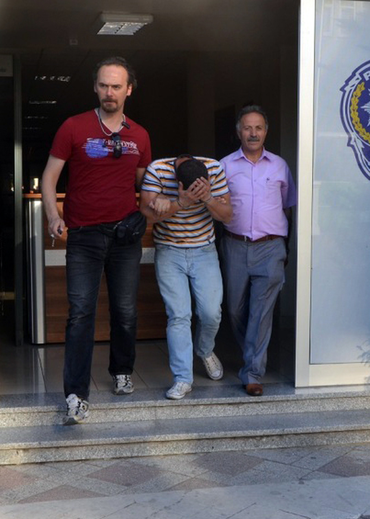 Büfeden Hırsızlığa Üç Yıl Bir Ay Hapis Cezası