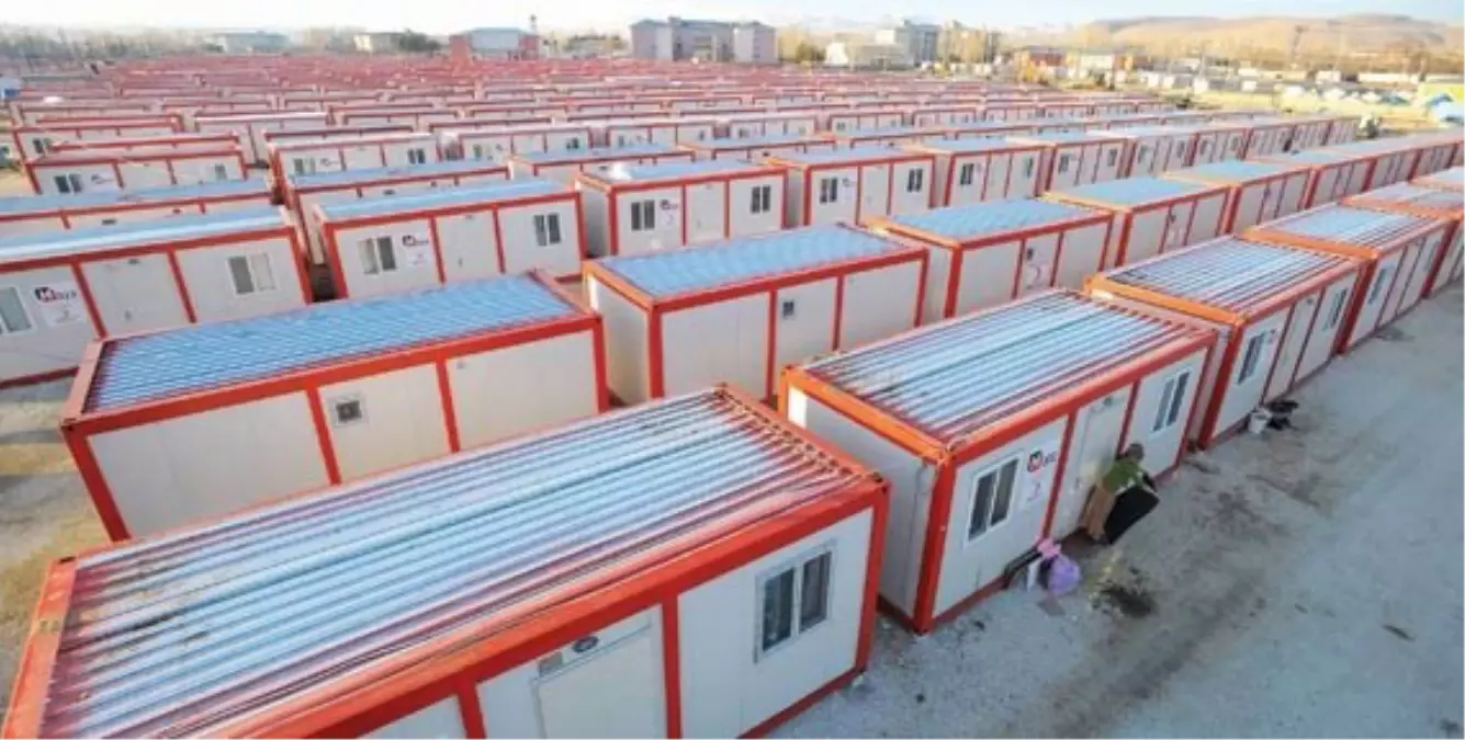 CHP\'li Öğüt: Erciş\'te 150 Aile 2 Yıldır Konteynırda Yaşıyor