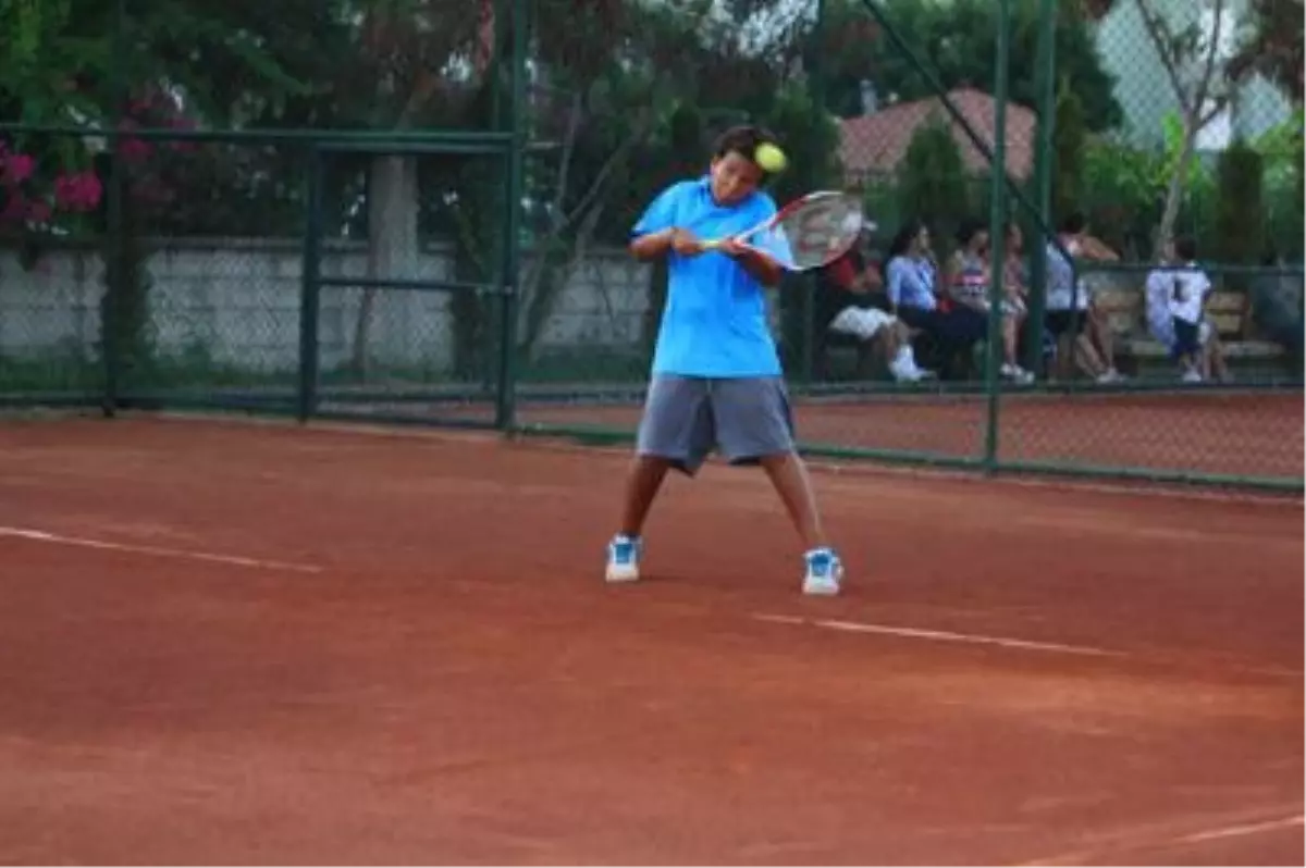 Denizli\'de Tenis Şenliği Başlıyor