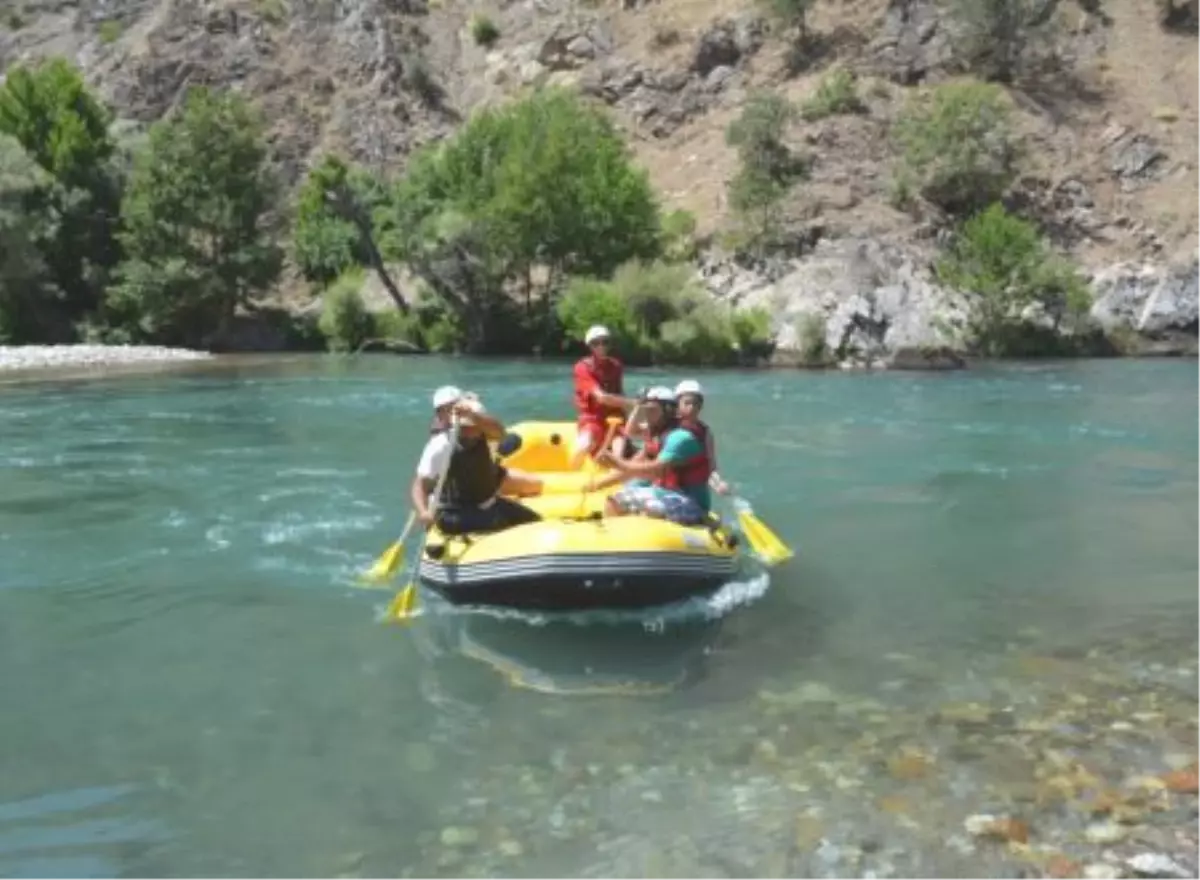 "Rafting Gelişimini Tamamlamak Üzere"