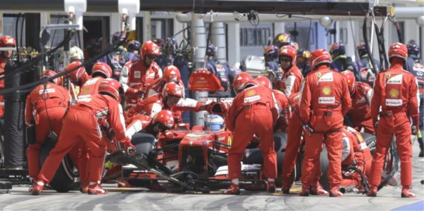 Ferrari, Alonso\'nun "Kulağını Çekti"